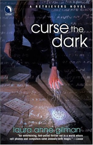 Curse the Dark (Retrievers #2) - Laura Ann Gilmore